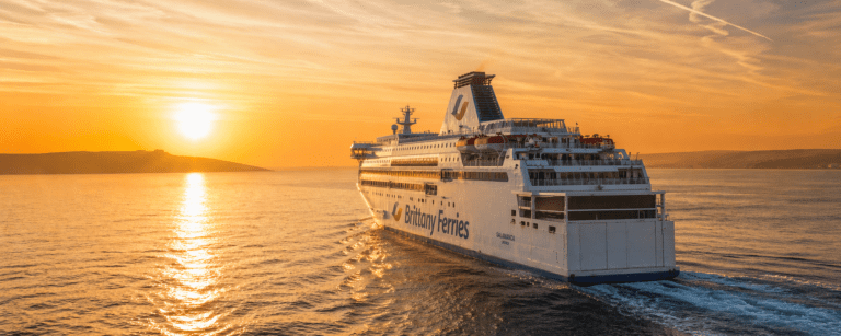 Ferry España Inglaterra (2026): rutas, precios desde 75€ y cómo reservar barato
